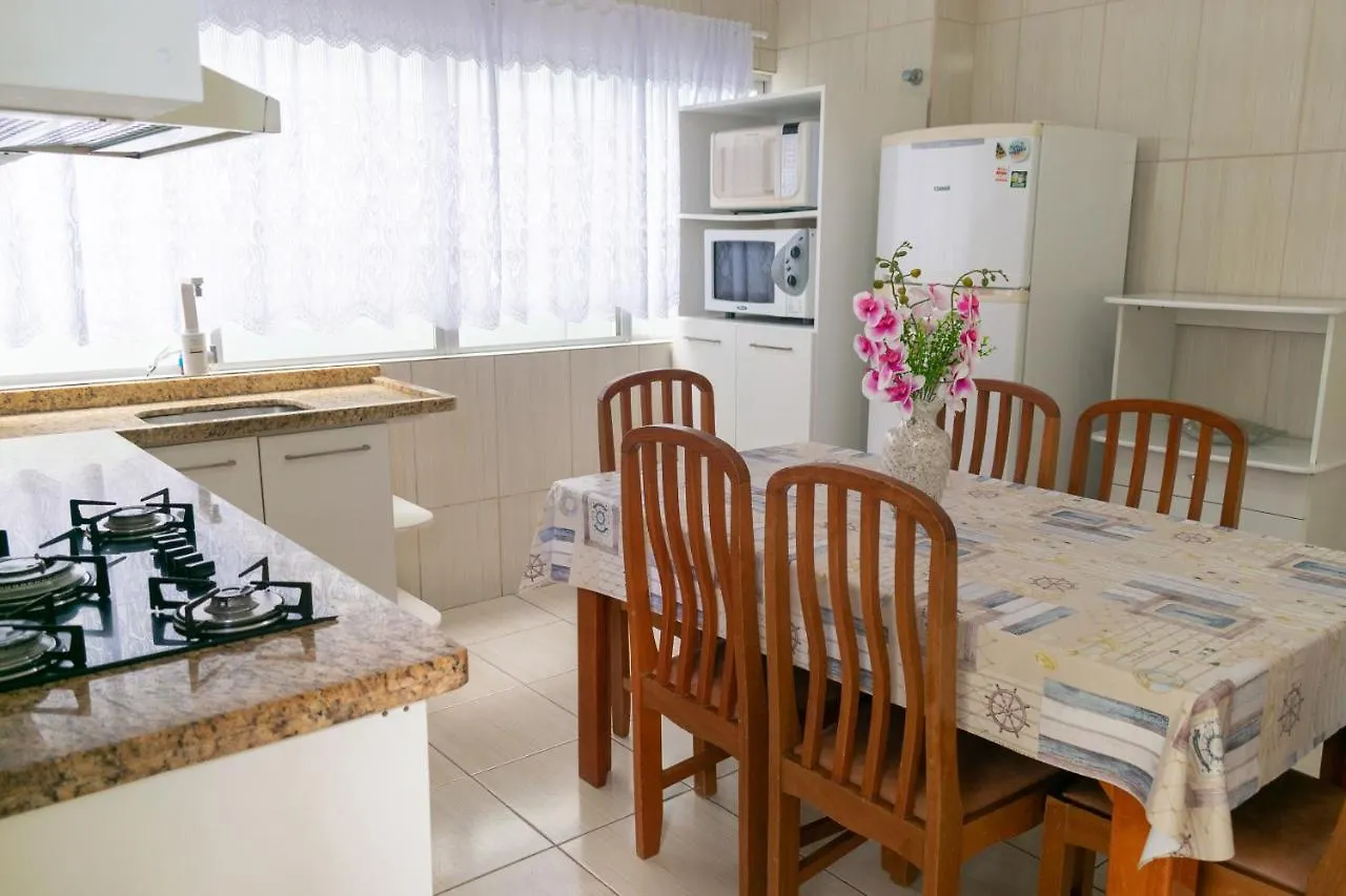 Edifício Iris - Bombinhas Apartamento 0*,  Brasil